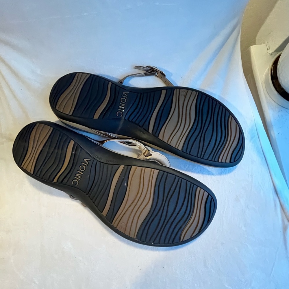Vionic Brown Sandals with Gold‎ Rings - Picture 4 of 6